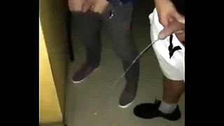 Boys pissing - gaypissing.net