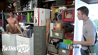 Kris Anderson Brings Seth Roberts In Eradicate affect Living Area From Eradicate affect Laundry Area To Fuck Him Rightly - TWINKPOP